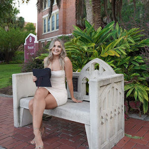 Meet your Posher, Elena